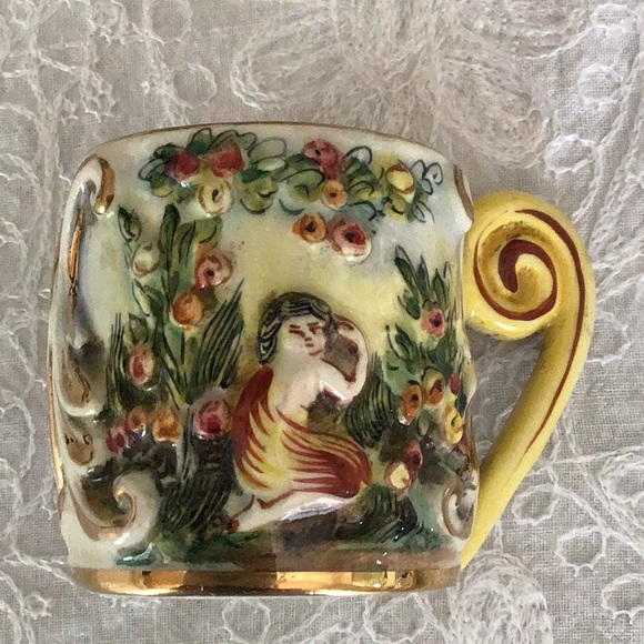 Capodimonte vintage demitasse and saucer. - Picture 4 of 10
